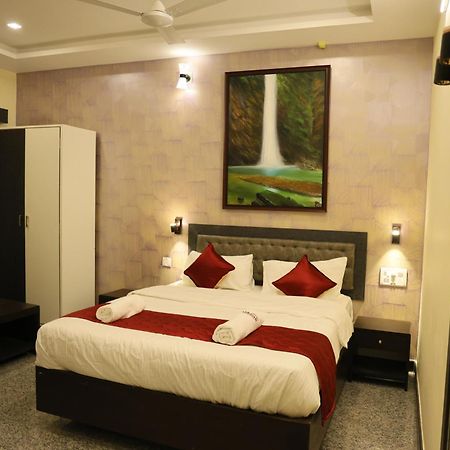 Ashlesh Hotel Manipal Exterior foto