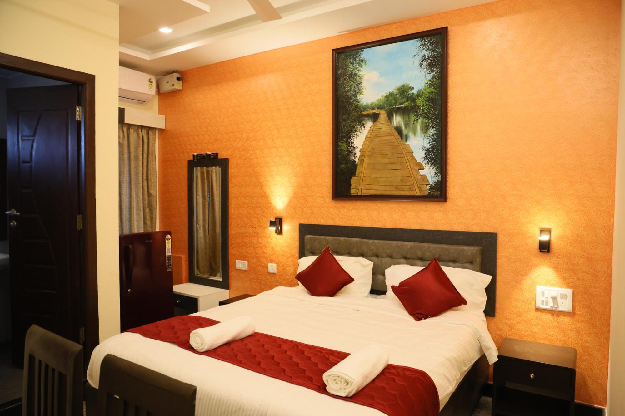 Ashlesh Hotel Manipal Exterior foto